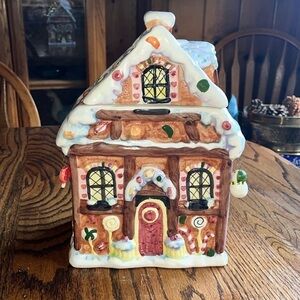 Vtg Christmas Gingerbread House Cookie Jar 10.5”w/Cookie Cutters